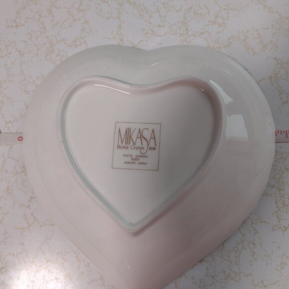 Lovely Mikasa Pastel Flowers Porcelain Heart - Picture 10 of 11
